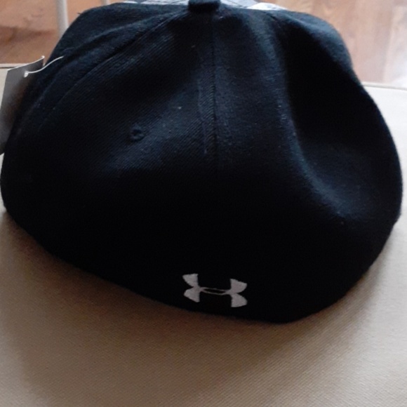 Under Armour Cap - Picture 2 of 5